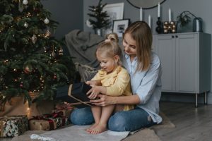 mom and daughter